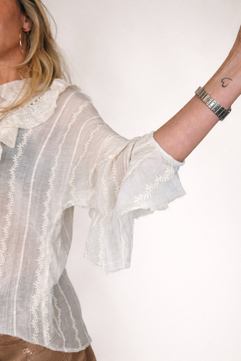 CAMICIA SOUVENIR CON RUCHES FRONTALI