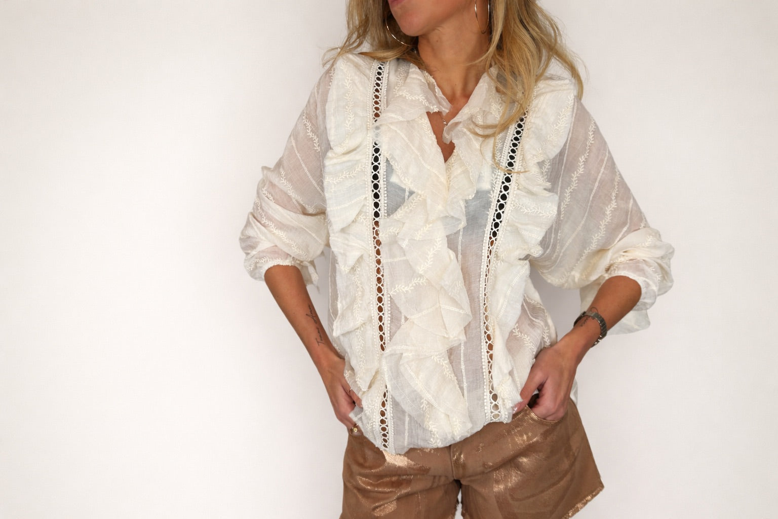 CAMICIA SOUVENIR CON RUCHES FRONTALI