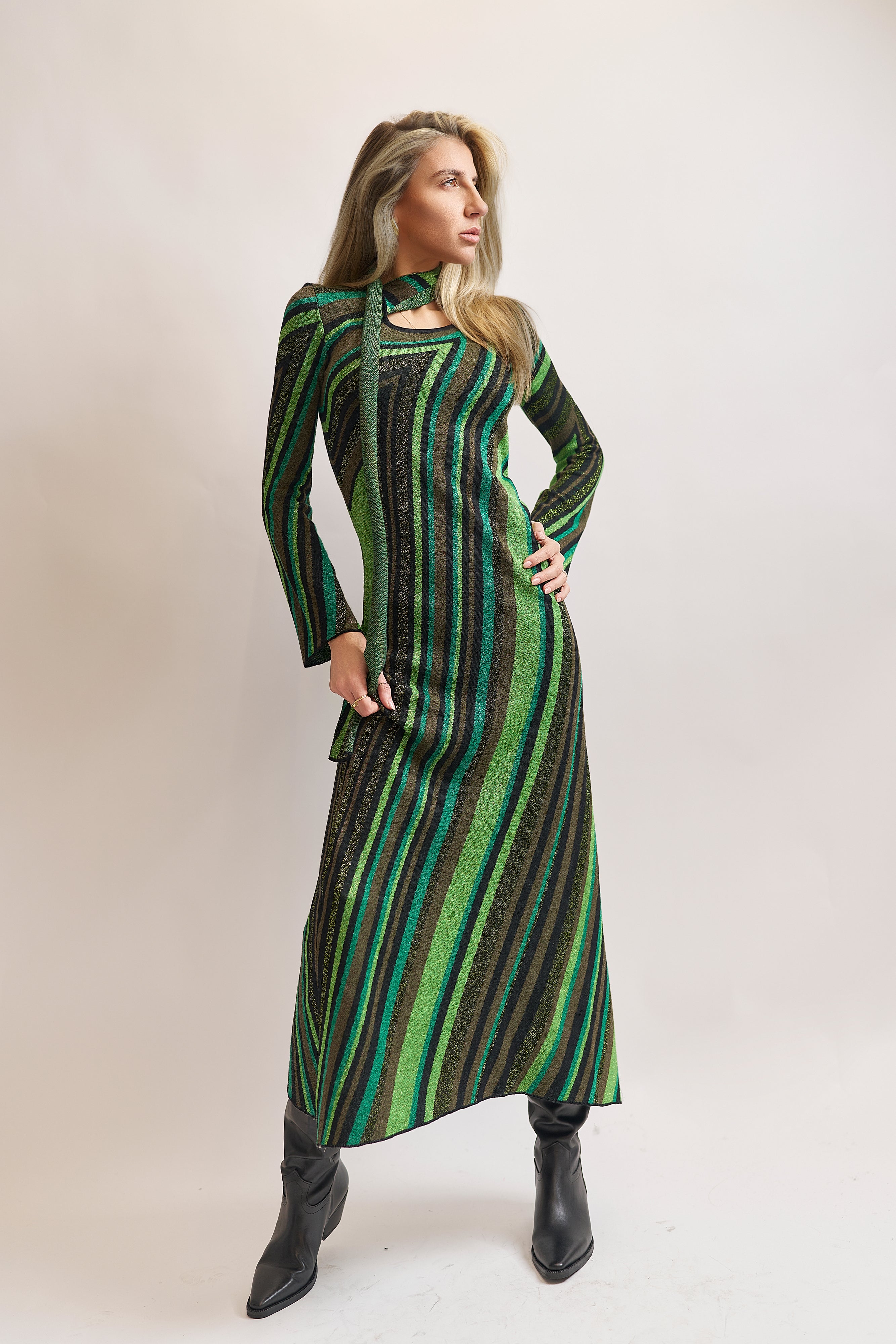 Abito lungo Akep con scollo sciarpa