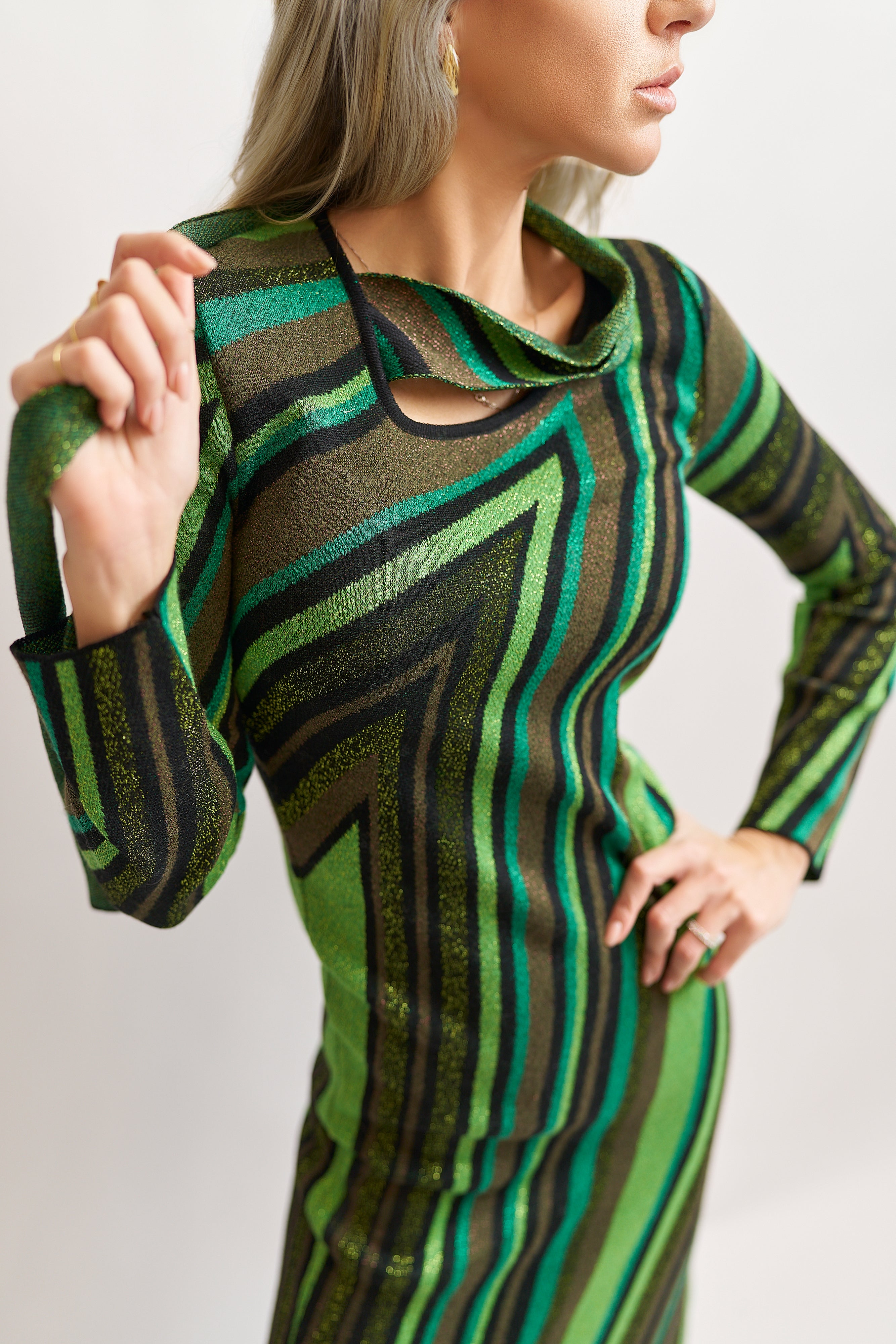 Abito lungo Akep con scollo sciarpa