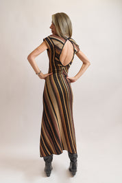 Abito lungo Akep con scollo profondo