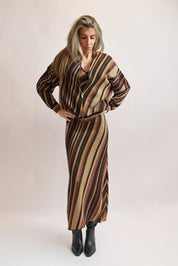 Abito lungo Akep con scollo profondo