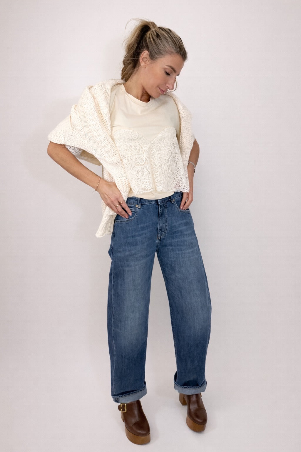T-SHIRT HAVEONE RICAMO IN PIZZO.