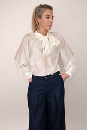 CAMICIA VICOLO FIOCCO SUL COLLO