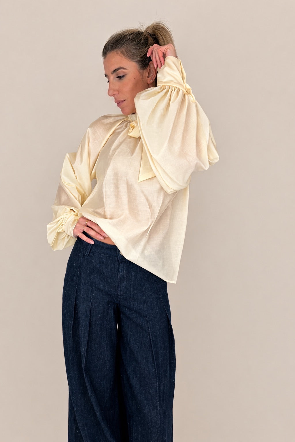 CAMICIA VICOLO FIOCCO SUL COLLO