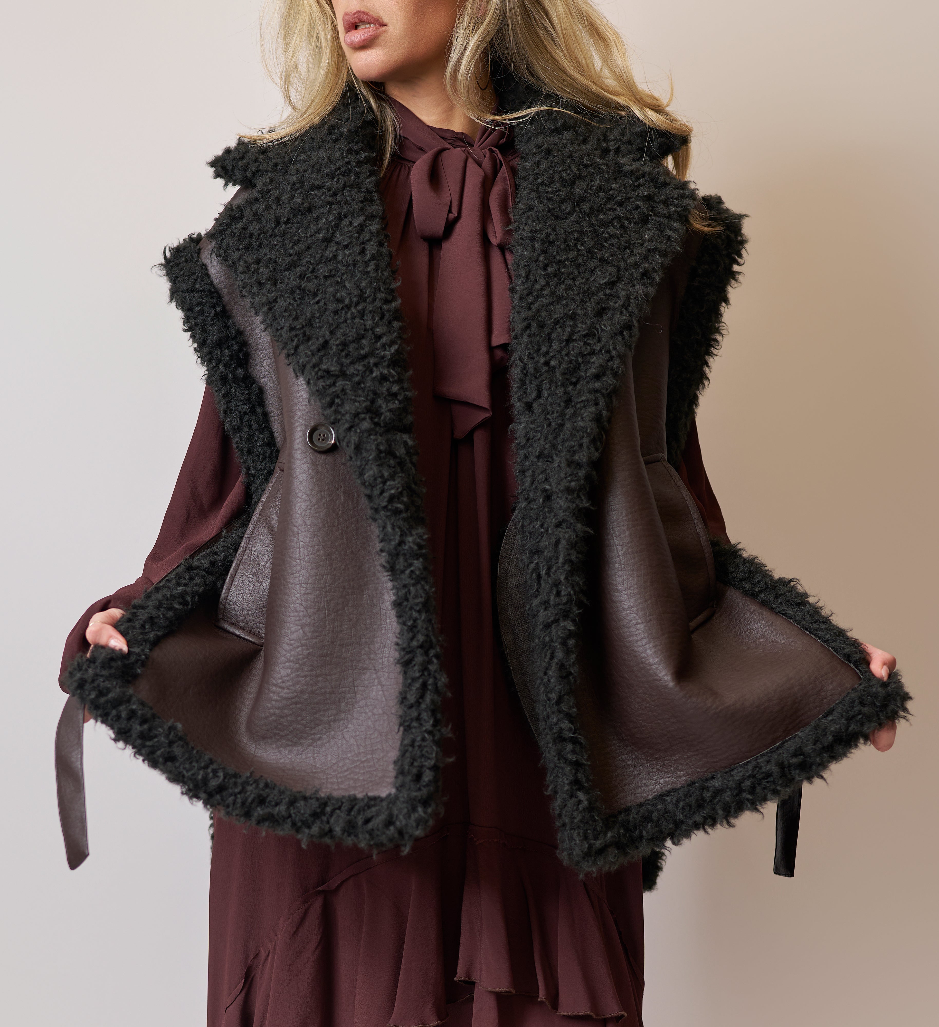 Gilet in ecopelle con interno in pelliccia